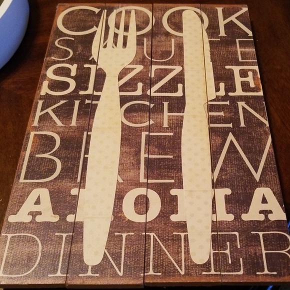 Decor - Picture 1 of 2